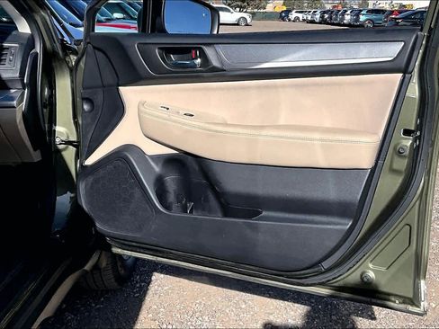 Used 2018 Subaru Outback 2.5i Premium image 14