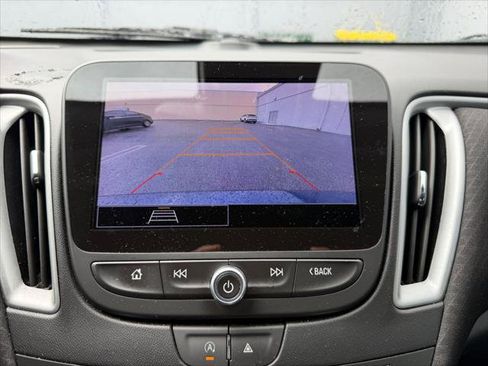 Used 2023 Chevrolet Malibu LT FWD image 24