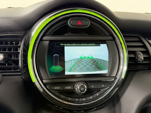 Used 2019 MINI Cooper 2-Door Hardtop image 24