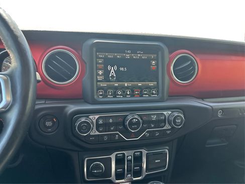 Used 2018 Jeep Wrangler Unlimited Rubicon AWD/4WD image 14