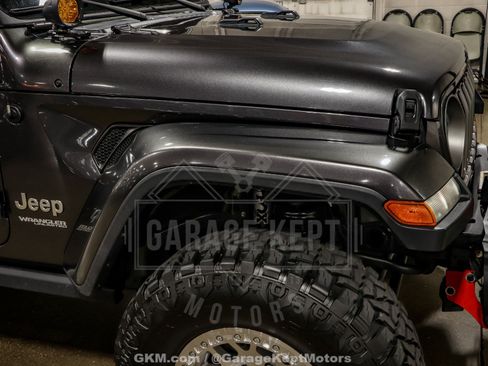 Used 2018 Jeep Wrangler Unlimited Sahara AWD/4WD image 69