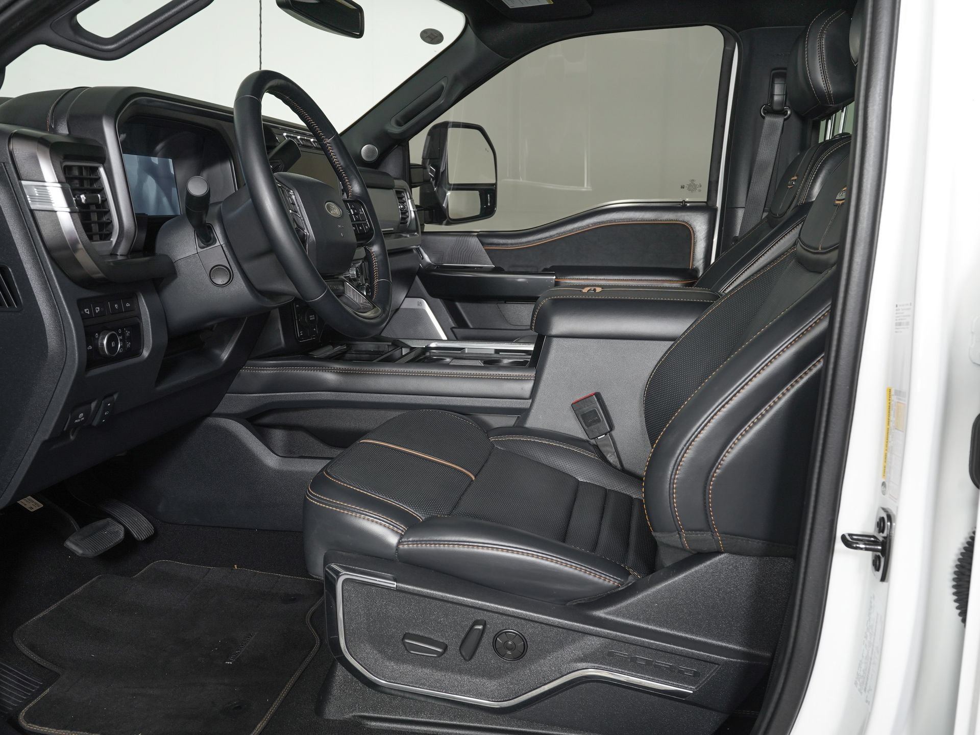 Used 2024 Ford F250 Platinum AWD/4WD image 12