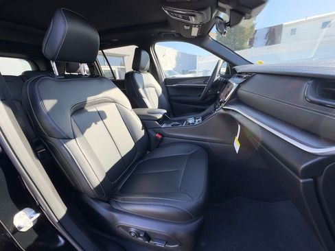 New 2026 Jeep Grand Cherokee Limited w/ Limited Altitude Package image 18