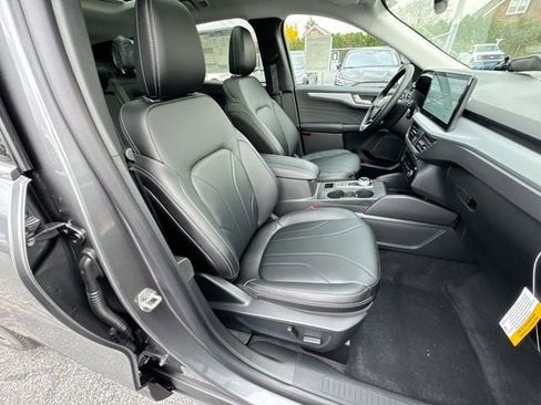 New 2026 Ford Escape SE w/ PHEV Premium Package FWD image 26