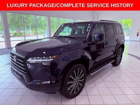 Used 2024 Lexus GX 550 w/ Accessory Package (2T) AWD/4WD image 3