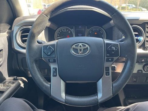 Used 2020 Toyota Tacoma SR5 image 21