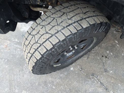 Used 2020 Jeep Gladiator Sport image 11