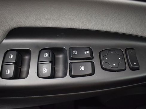 Used 2022 Hyundai Kona Limited image 29