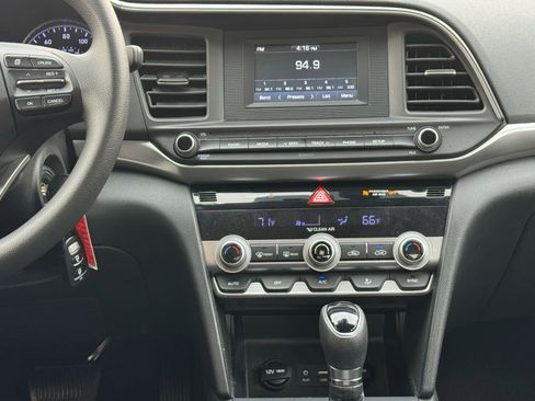Used 2020 Hyundai Elantra SE w/ Cargo Package (C1) image 25