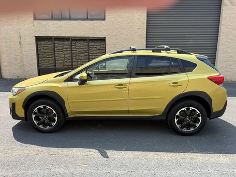 Used 2021 Subaru Crosstrek 2.0i Premium AWD/4WD image 2