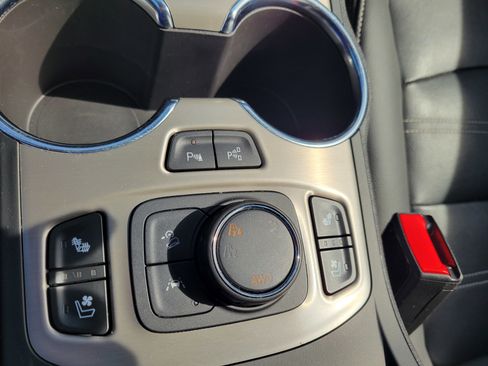 Used 2024 GMC Terrain Denali w/ Denali Premium Package AWD/4WD image 26