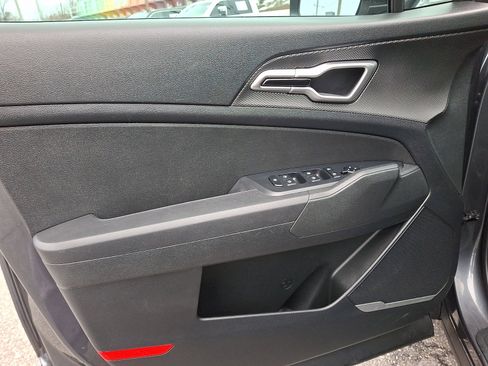 Used 2023 Kia Sportage LX image 12