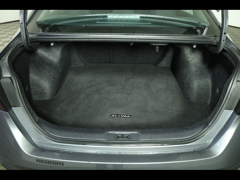 Used 2025 Nissan Altima 2.5 SV FWD image 11