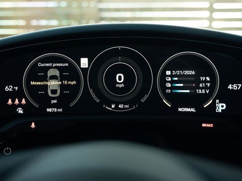 Used 2022 Porsche Taycan Turbo S image 60