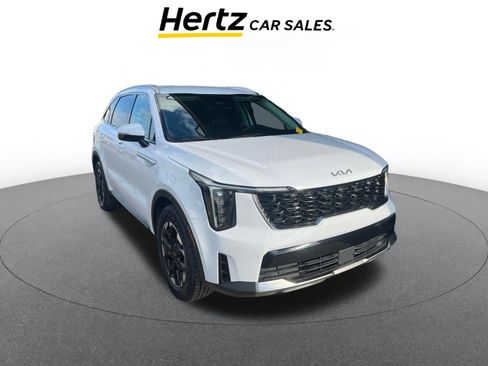 Used 2024 Kia Sorento S image 1