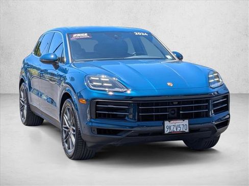 Used 2024 Porsche Cayenne AWD/4WD image 3