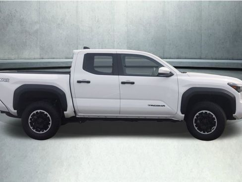 Used 2024 Toyota Tacoma TRD Off-Road AWD/4WD image 8