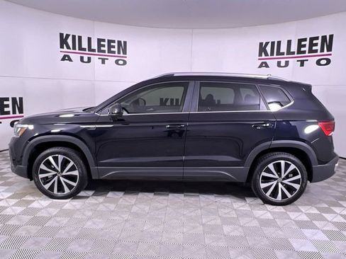 Used 2024 Volkswagen Taos SE image 4