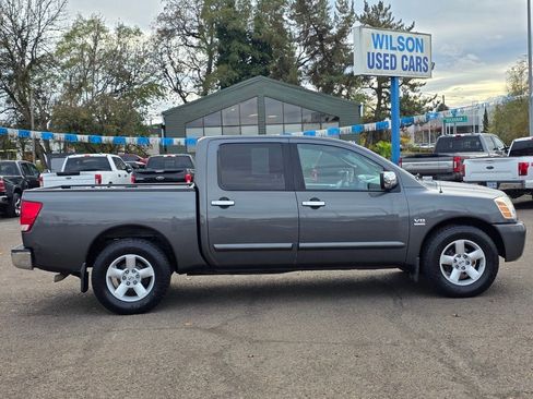 Used 2004 Nissan Titan SE image 5