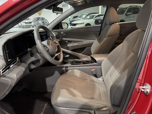 Used 2023 Hyundai Elantra SEL image 25