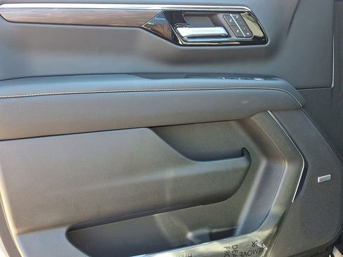 New 2025 Chevrolet Tahoe Premier image 10