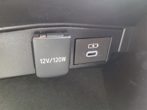 Used 2025 Toyota Corolla Cross AWD Hybrid image 22