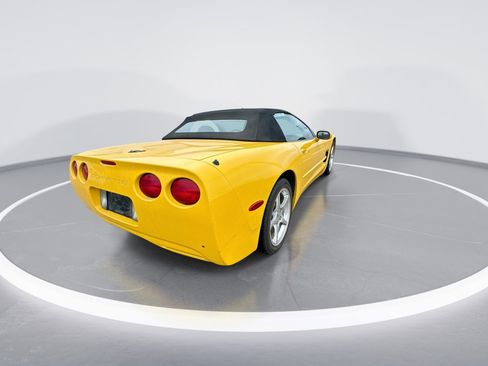 Used 2002 Chevrolet Corvette Convertible w/ Preferred Equipment Group2 RWD image 8