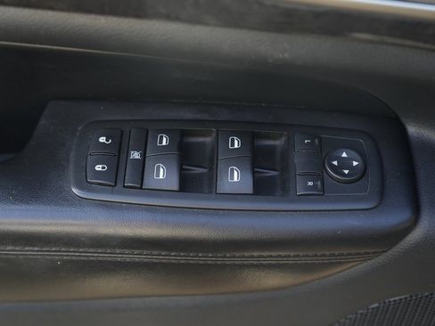 Used 2011 Jeep Grand Cherokee Laredo image 27