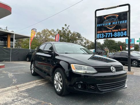 Used 2012 Volkswagen Jetta SE FWD image 1