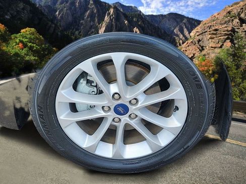 Used 2020 Ford Fusion SE FWD image 5