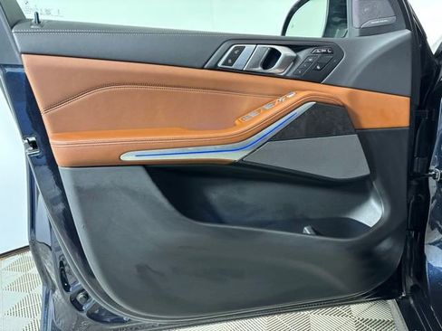 Certified 2025 BMW X7 M60i AWD/4WD image 9
