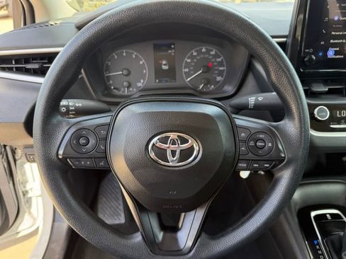 Used 2025 Toyota Corolla LE image 13