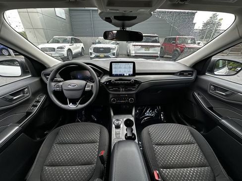 Certified 2025 Ford Escape Active w/ Cold Weather Package AWD/4WD image 4