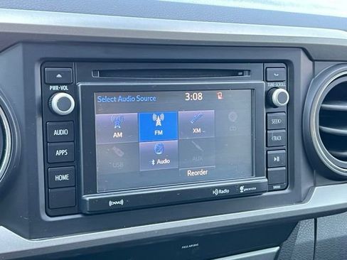 Used 2019 Toyota Tacoma SR5 AWD/4WD image 36