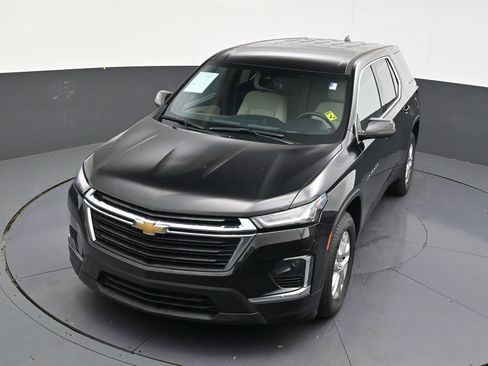 Used 2023 Chevrolet Traverse LS FWD image 19