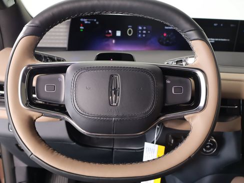 New 2026 Lincoln Navigator Black Label AWD/4WD image 3