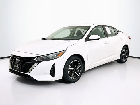 Used 2024 Nissan Sentra SV image 3