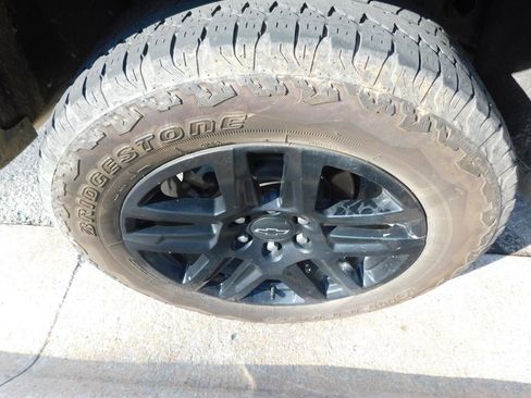 Used 2024 Chevrolet Colorado Trail Boss w/ Advanced Trailering Package image 7