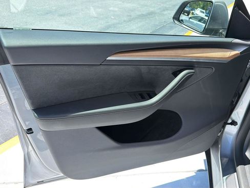 Used 2024 Tesla Model Y Long Range RWD image 16