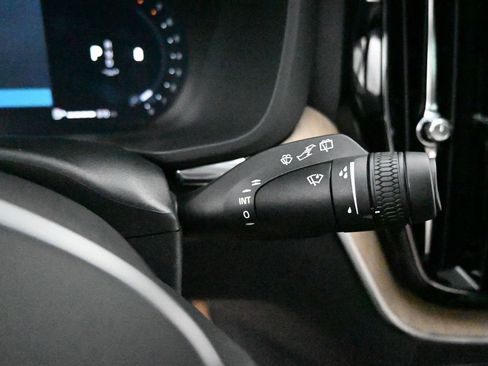 New 2026 Volvo XC60 B5 Core w/ Climate Package image 18