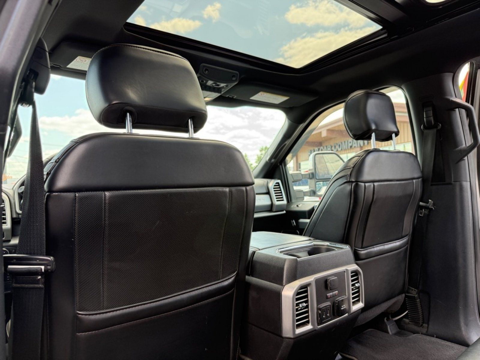 Used 2019 Ford F350 Platinum w/ Platinum Ultimate Package AWD/4WD image 34