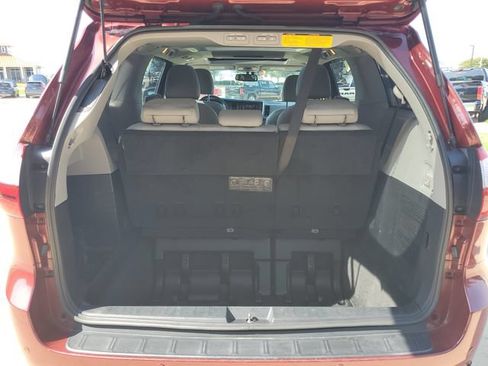 Used 2017 Toyota Sienna Limited Premium w/ Advanced Technology Package FWD image 34