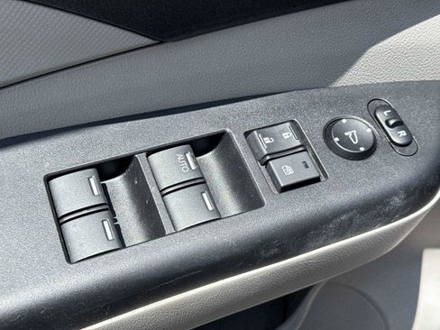 Used 2013 Honda CR-V LX image 17