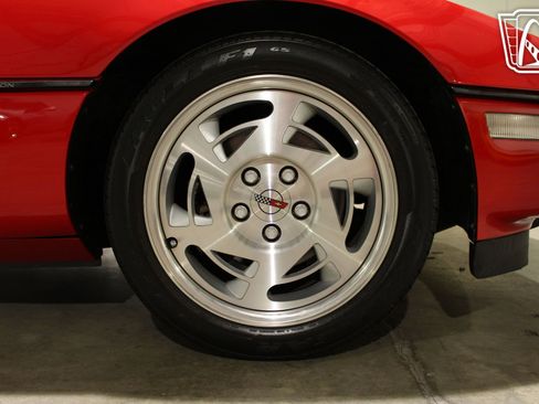 Used 1990 Chevrolet Corvette Coupe image 29