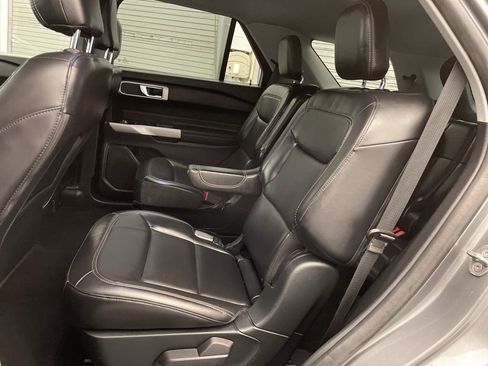 Used 2021 Ford Explorer XLT w/ Equipment Group 202A image 21