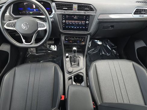 Used 2022 Volkswagen Tiguan SE image 14