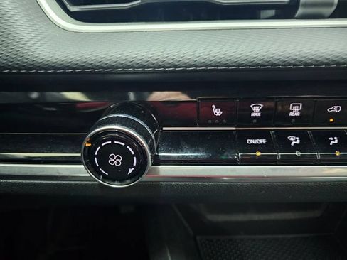 Used 2026 Chevrolet Equinox LT FWD image 10