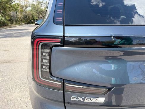 Used 2025 Volvo EX90 Ultra image 10