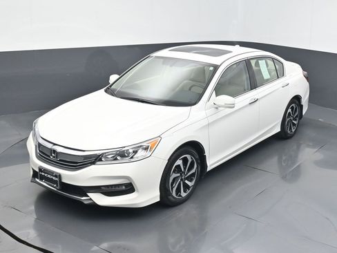 Used 2017 Honda Accord EX-L image 7