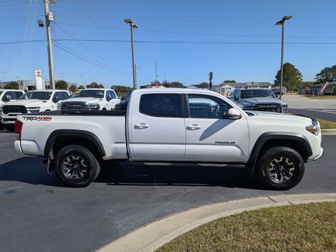 Used 2017 Toyota Tacoma 4x4 Double Cab image 4